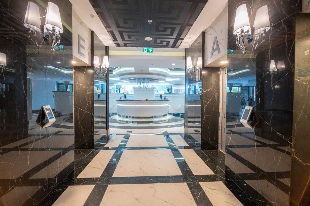 Hanza Tower Luxury ชเตชชิน ภายนอก รูปภาพ